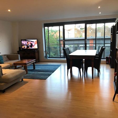 Spacious, Bright And Modern Flat In Holloway Londra Esterno foto