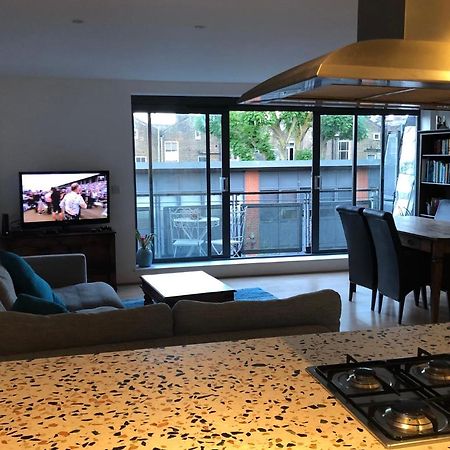 Spacious, Bright And Modern Flat In Holloway Londra Esterno foto