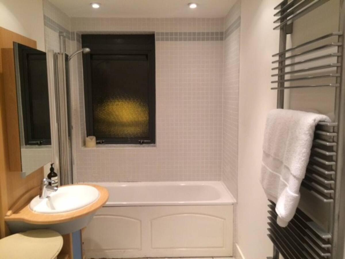 Spacious, Bright And Modern Flat In Holloway Londra Esterno foto