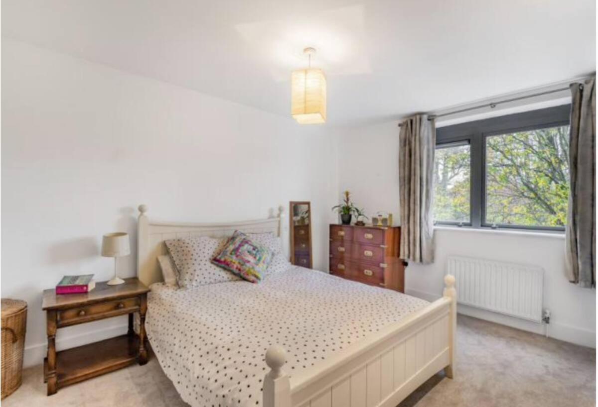 Spacious, Bright And Modern Flat In Holloway Londra Esterno foto